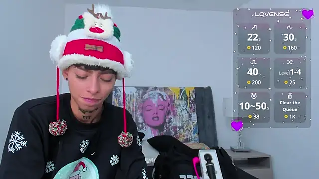 Snapshot of AmberAdams_ chatting on 12.14.24 AmberAdams online show from 12.14.24