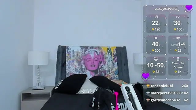 Snapshot of AmberAdams_ chatting on 12.14.24 AmberAdams online show from 12.14.24