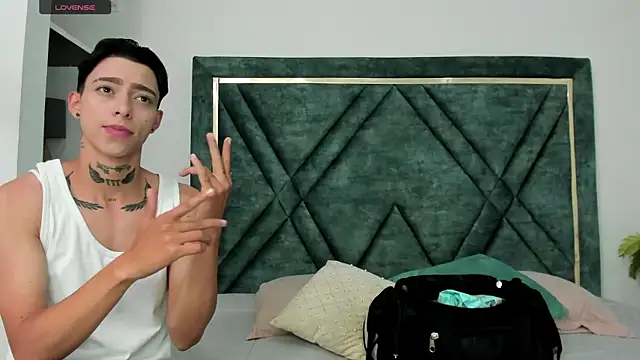 Snapshot of AmberAdams_ chatting on 02.03.25 AmberAdams online show from 02.03.25