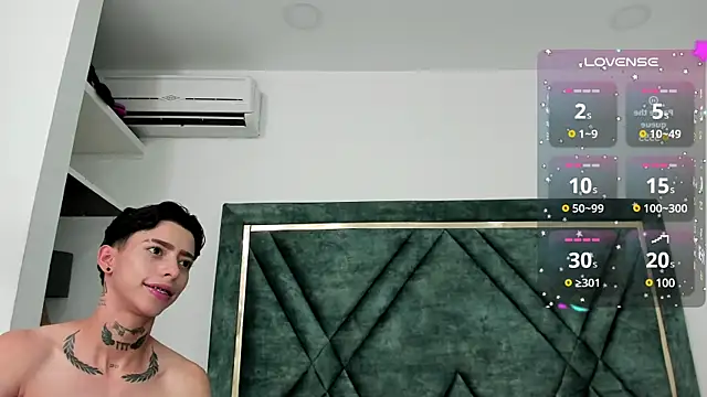 Snapshot of AmberAdams_ chatting on 02.03.25 AmberAdams online show from 02.03.25