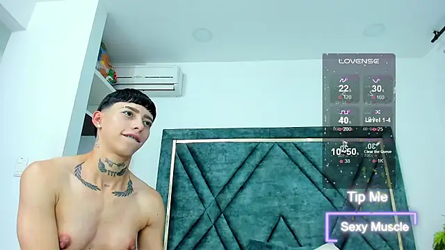 Snapshot of AmberAdams_ chatting on 03.05.25 AmberAdams online show from 03.05.25