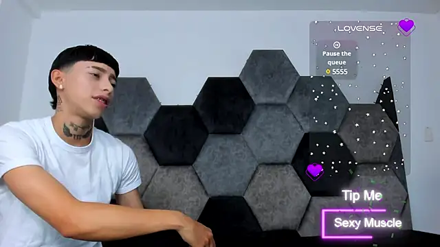 Snapshot of AmberAdams_ chatting on 03.07.25 AmberAdams online show from 03.07.25