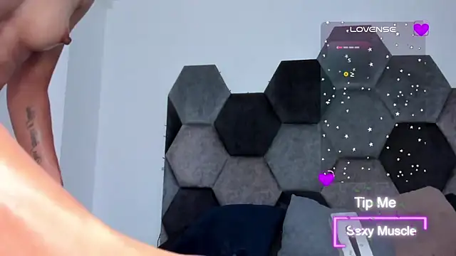 Snapshot of AmberAdams_ chatting on 03.11.25 AmberAdams online show from 03.11.25