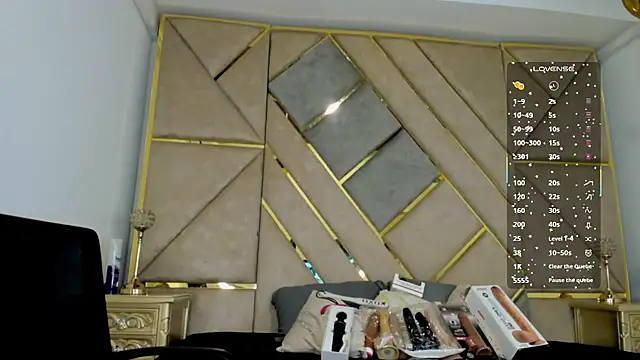 Snapshot of AmberAdams_ chatting on 09.09.25 AmberAdams online show from 09.09.25