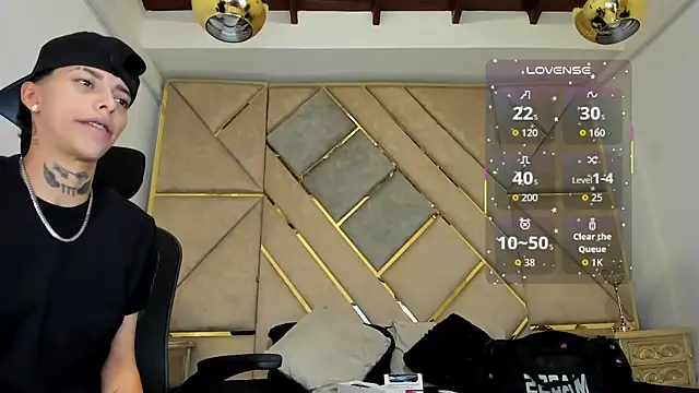 Snapshot of AmberAdams_ chatting on 09.19.25 AmberAdams online show from 09.19.25