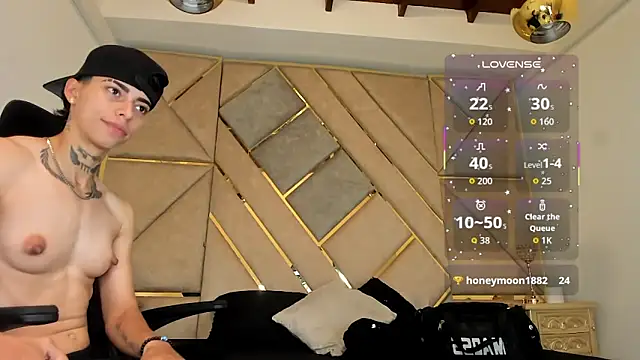 Snapshot of AmberAdams_ chatting on 09.24.25 AmberAdams online show from 09.24.25