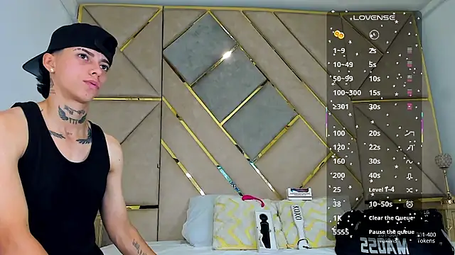 Snapshot of AmberAdams_ chatting on 11.01.25 AmberAdams online show from 11.01.25