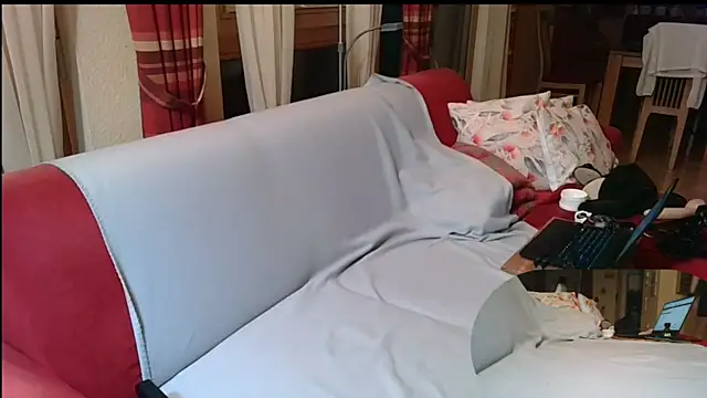 Snapshot of sassi_tv@xh chatting on 11.08.25 sassi tvxh online show from 11.08.25