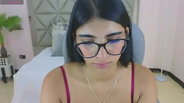 Snapshot of maiaa_ruiz chatting on 11.12.25 maiaa ruiz online show from 11.12.25