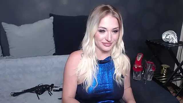 Snapshot of GodessJulia chatting on 10.11.25 GodessJulia online show from 10.11.25