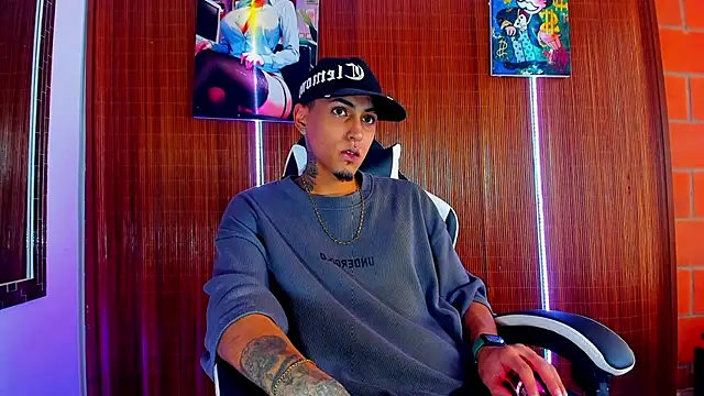 Snapshot of Liam_lee chatting on 02.08.26 Liam lee online show from 02.08.26