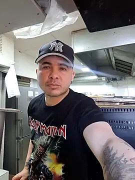 Snapshot of Victorjose3030 chatting on 10.17.25 Victorjose3030 online show from 10.17.25