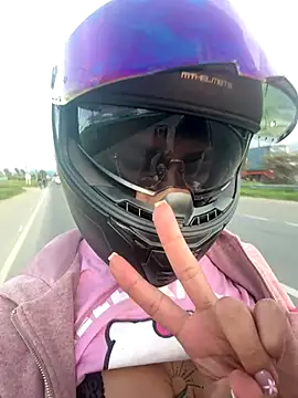 Snapshot of Juana_777 chatting on 11.10.25 Juana 777 online show from 11.10.25