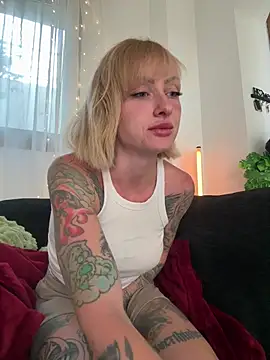Snapshot of haileyhope_ chatting on 05.16.26 haileyhope online show from 05.16.26