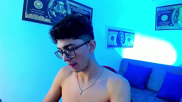 TylerWhite  online show from 01.05.25