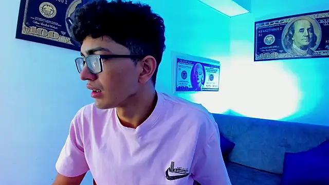 TylerWhite  online show from 01.09.25