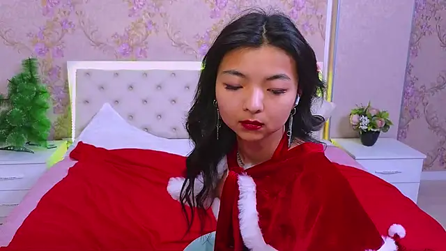 Shy Kira online show from 12.16.24