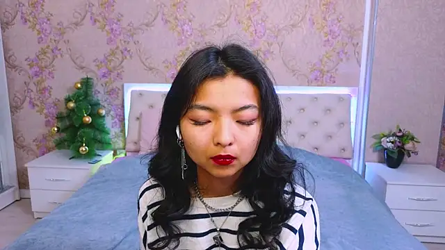 Shy Kira online show from 01.05.25