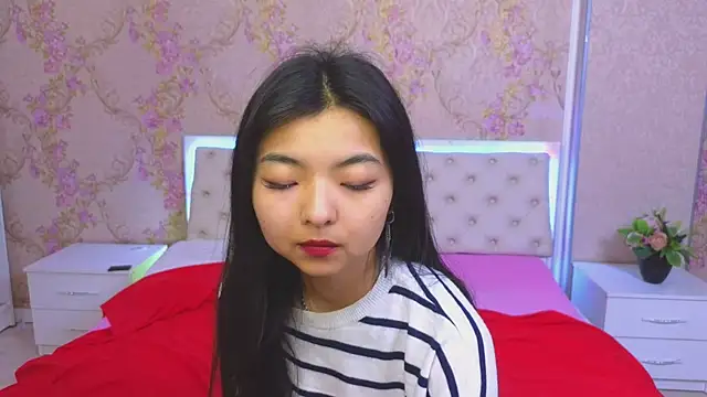 Shy Kira online show from 01.15.25