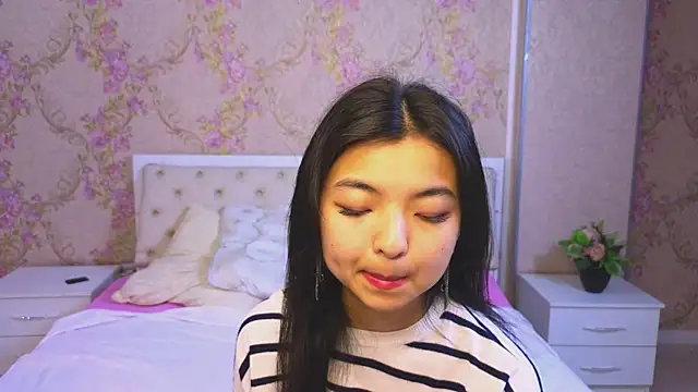 Shy Kira online show from 01.19.25