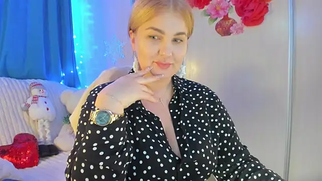 CoraSwon online show from 01.02.25