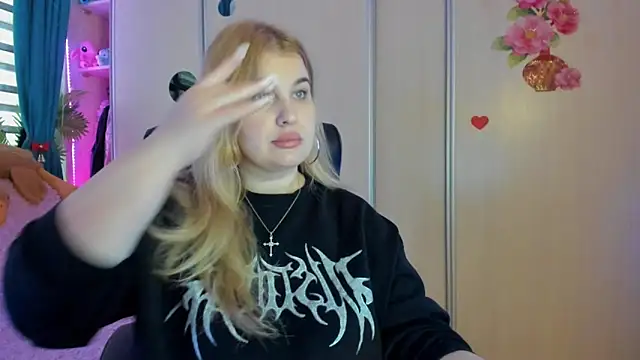 CoraSwon online show from 02.19.26