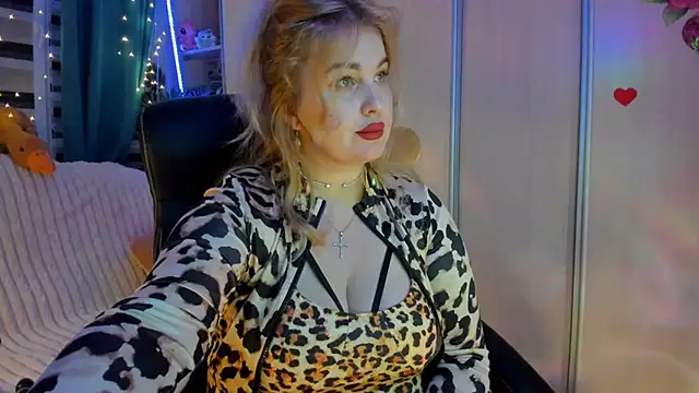 CoraSwon online show from 02.21.26