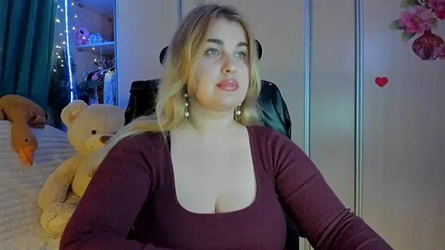 CoraSwon online show from 03.04.26