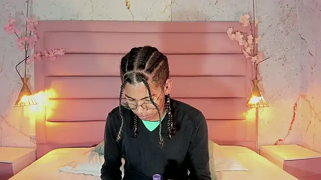 Maxim-Walker online show from 09.30.25