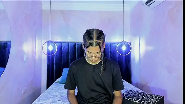 Maxim-Walker online show from 11.04.25