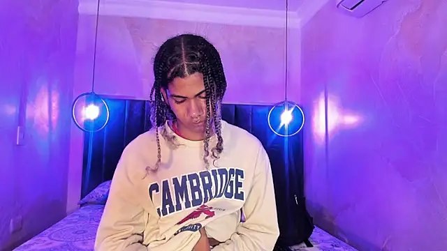 Maxim-Walker online show from 11.26.25