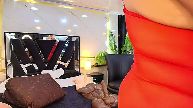 GianellaCox  online show from 01.24.25