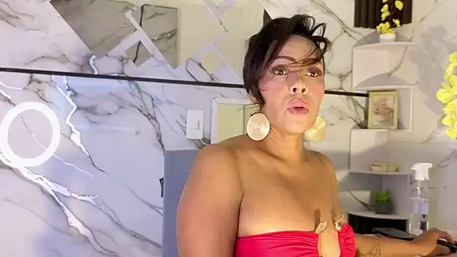 Snapshot of AmberNix chatting on 07.18.26 AmberNix online show from 07.18.26