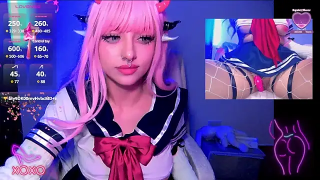 Snapshot of HollyDominic chatting on 02.20.25 HollyDominic online show from 02.20.25