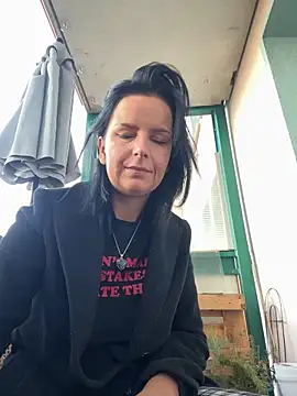 Off  Melonenmandy online show from 12.17.25