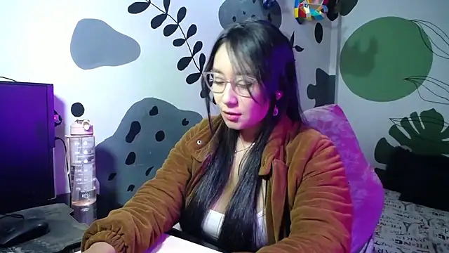 Snapshot of Anny_Angelic chatting on 06.21.26 Anny Angelic online show from 06.21.26