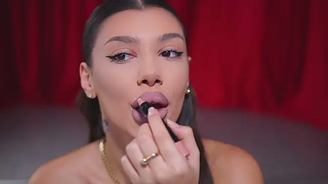 NatyDesiree online show from 01.28.25