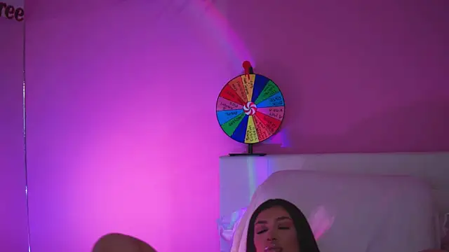 NatyDesiree online show from 02.20.25