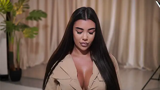 NatyDesiree online show from 07.28.26