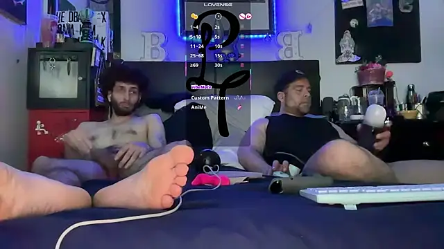 pantslesstraveler plt online show from 12.02.25