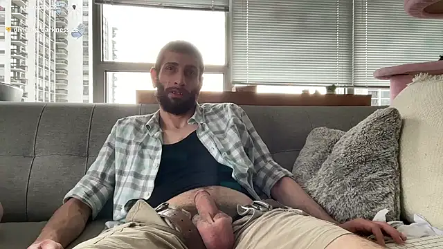 pantslesstraveler plt online show from 07.09.26