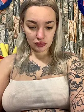 Snapshot of Sextazy chatting on 11.06.25 Sextazy online show from 11.06.25