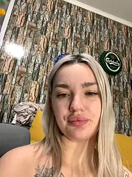 Snapshot of Sextazy chatting on 02.10.26 Sextazy online show from 02.10.26