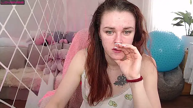 Bella  Swoon online show from 03.20.25