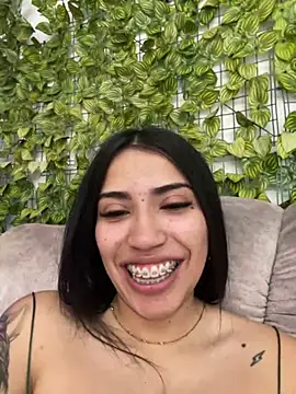 SaritaHot 69 online show from 12.25.24