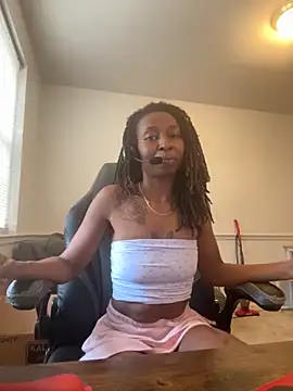 Snapshot of LeyaHoneybuns chatting on 11.14.25 LeyaHoneybuns online show from 11.14.25