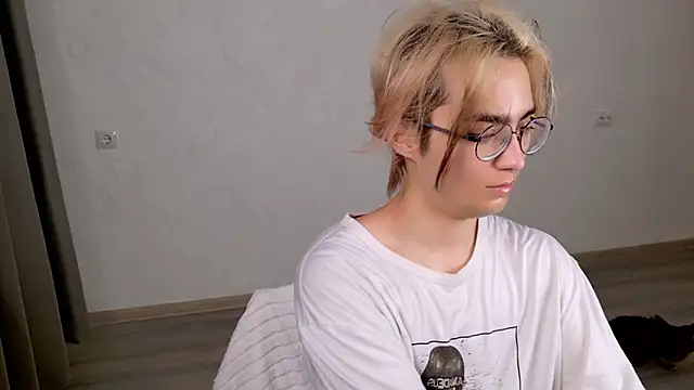 CuteYukiKun online show from 10.25.25