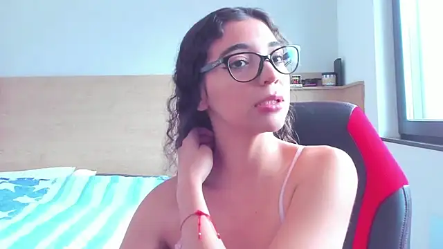 Snapshot of uniquerossie chatting on 10.16.25 uniquerossie online show from 10.16.25