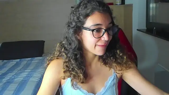 Snapshot of uniquerossie chatting on 10.24.25 uniquerossie online show from 10.24.25