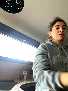 Snapshot of uniquerossie chatting on 11.10.25 uniquerossie online show from 11.10.25